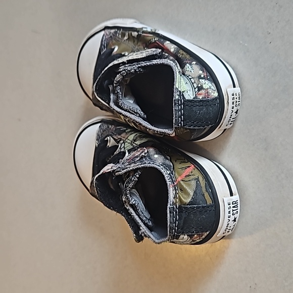Dinosaur baby Converse Sneakers - Picture 2 of 10